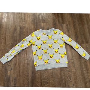 Pokémon Sweatshirt Women’s Gray Pikachu All Over Print Logo Sweater Size XS